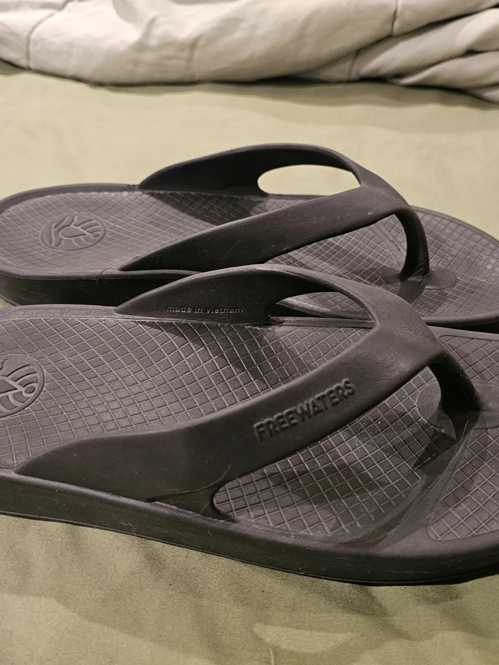 Freewaters Men’s Black Flip-Flops - Classic Comfort Sandals Cloud9 Ultra Sz12 - Picture 5 of 8